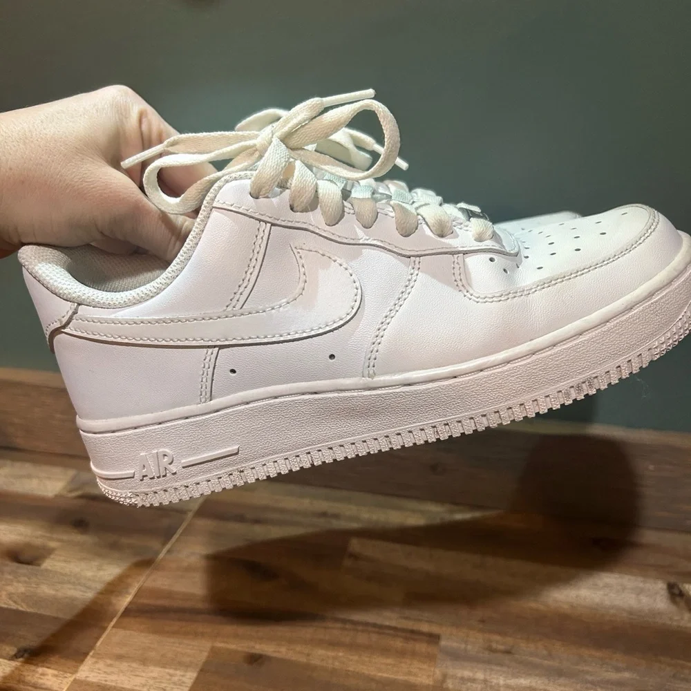 Nike Air Force 1 Low White Sneakers Women’s 7.5